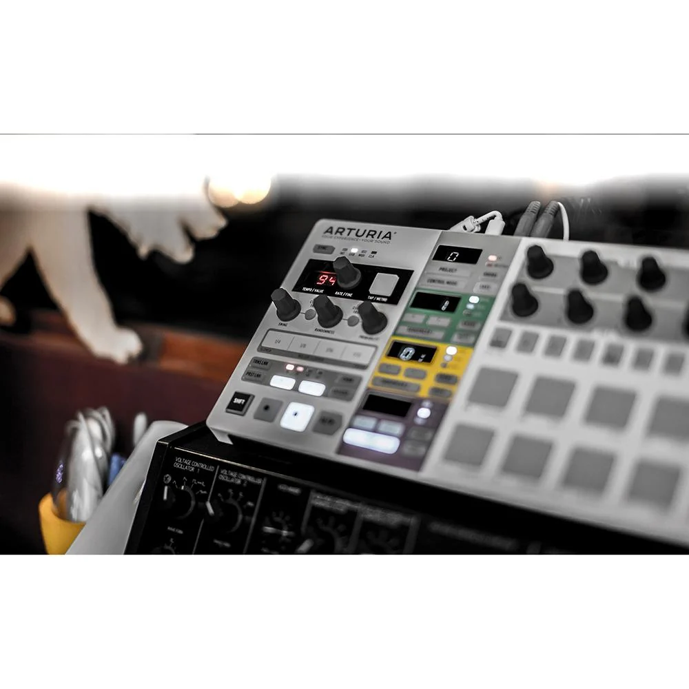 Arturia BeatStep Pro 16-Pad MIDI Controller & Sequencer, White +MIDI Cable +2YR Warranty - Image 10
