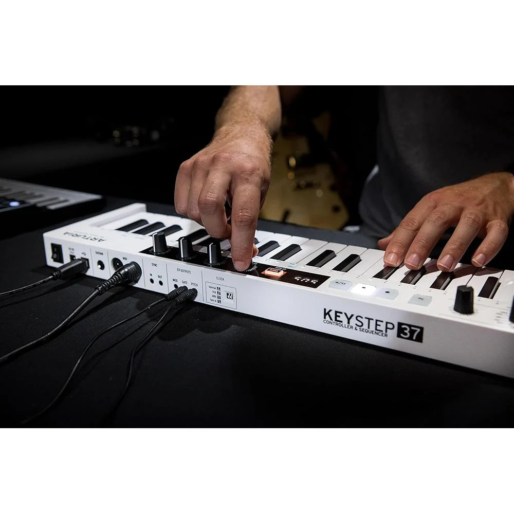 Arturia KeyStep 37-Key MIDI Controller and Sequencer Keyboard White Renewed - Image 5