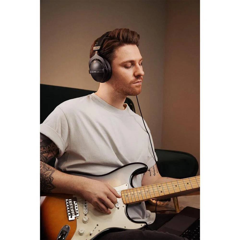 BeyerDynamic DT 770 PRO Closed Dynamic Studio Headphones, 32 Ohms Bundle with Stand - Image 7