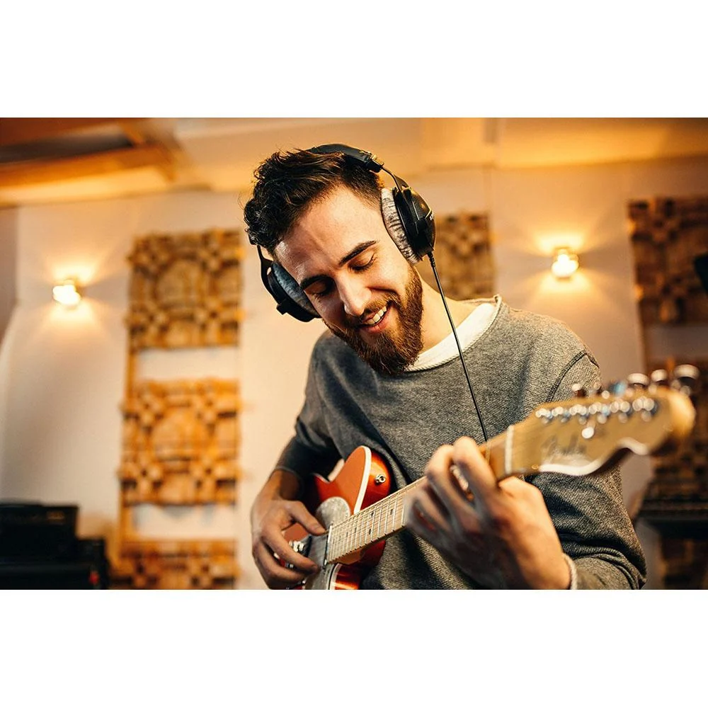 BeyerDynamic DT 770-PRO Studio Headphones 80 Ohms Closed Dynamic + Audio Bundle - Image 6