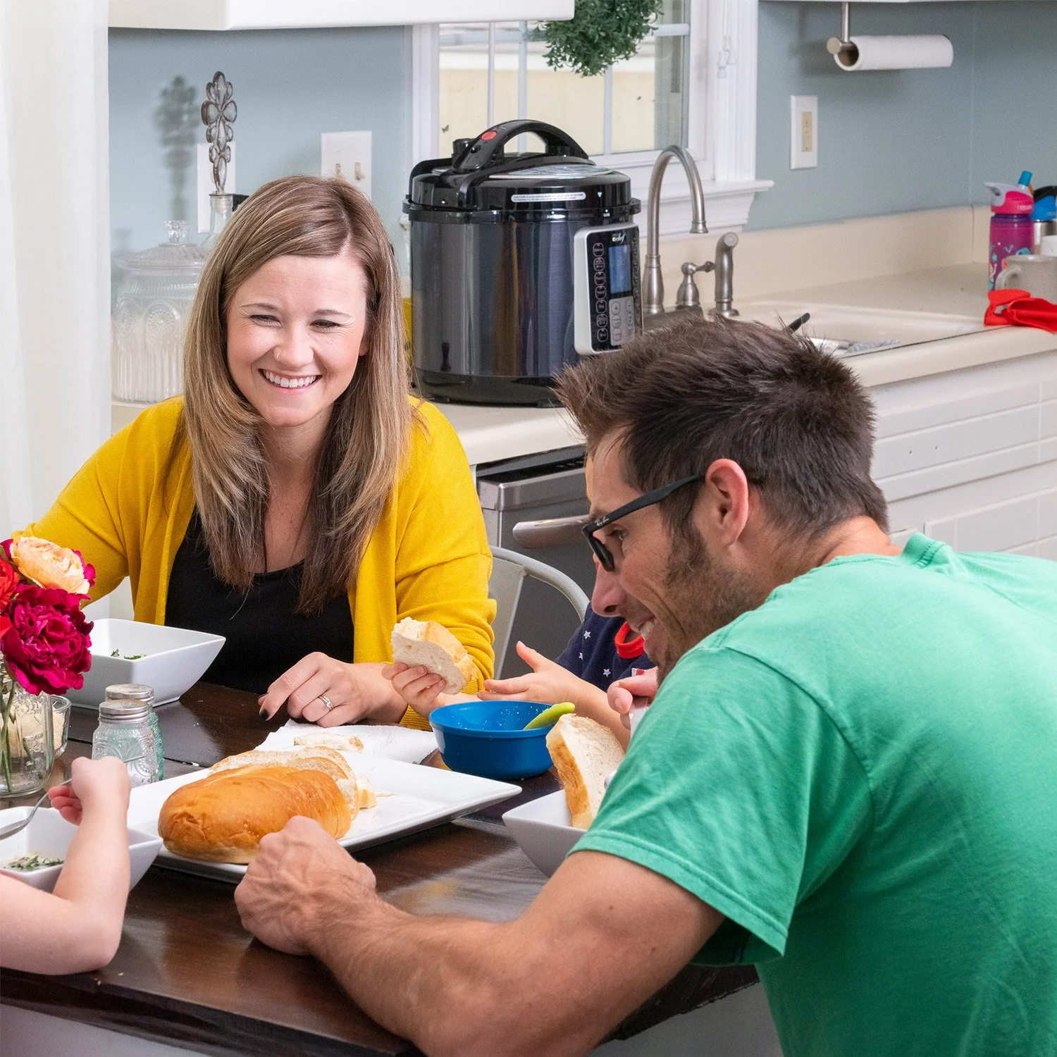 Deco Chef 8 QT 10-in-1 Pressure and Slow Cooker - Multi-Mode Cooking with Accessories - Image 4