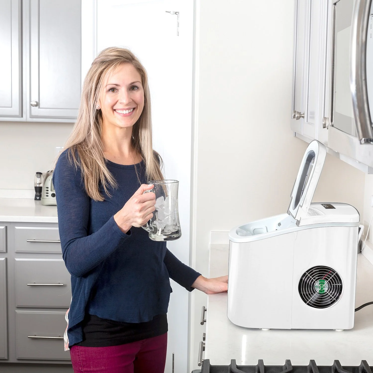 Deco Chef White Compact Electric Top Load Ice Maker with The Smoothies Bible Recipe Book - Image 15