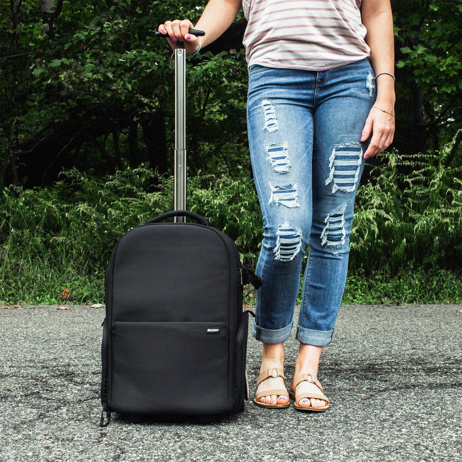 Deco Gear 3-in-1 Travel Camera Case Trolley Backpack with Pro 59" Tripod and Cleaning Kit - Image 8
