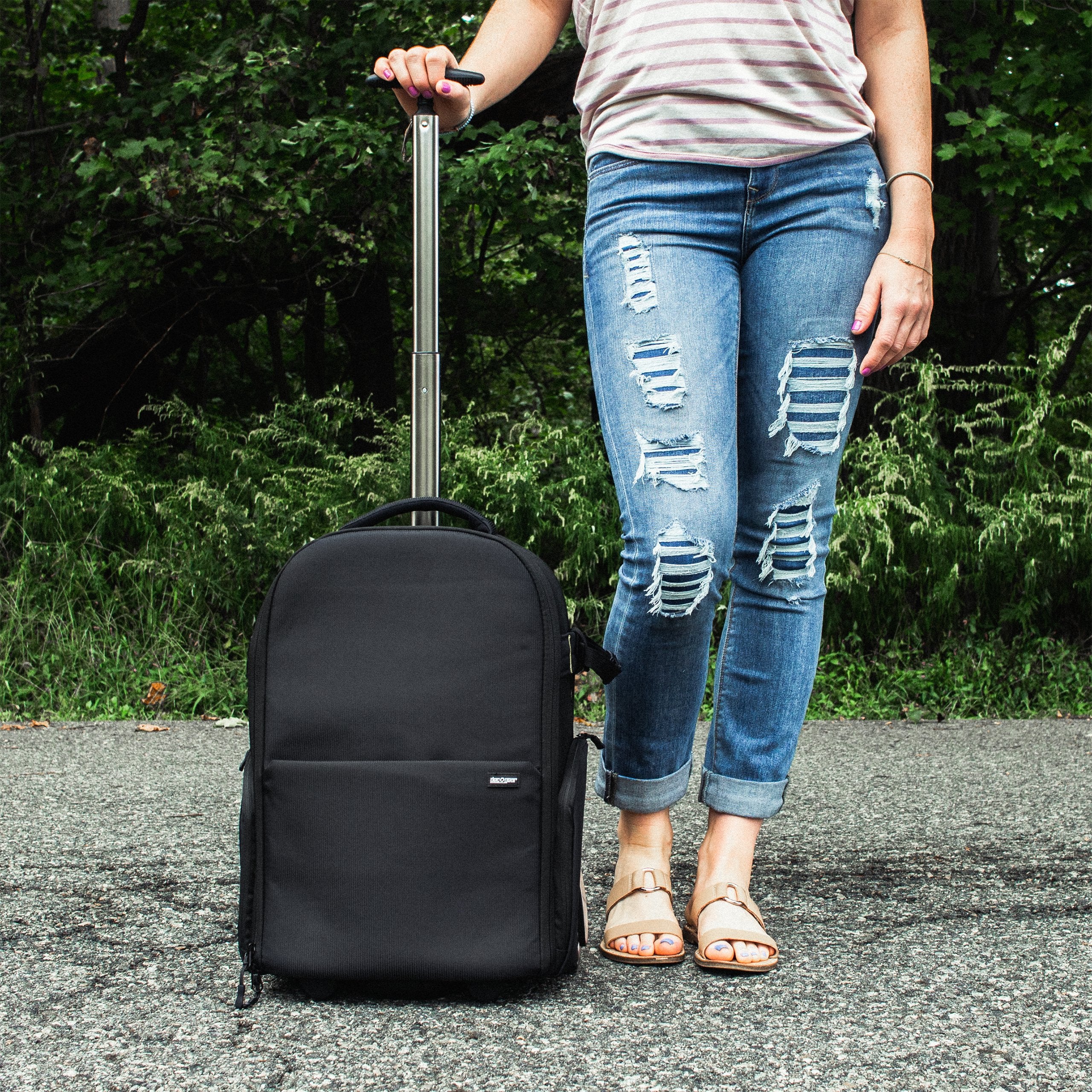 Deco Gear 3-in-1 Travel Camera Case Trolley Backpack with Pro 59" Tripod and Cleaning Kit - Image 9