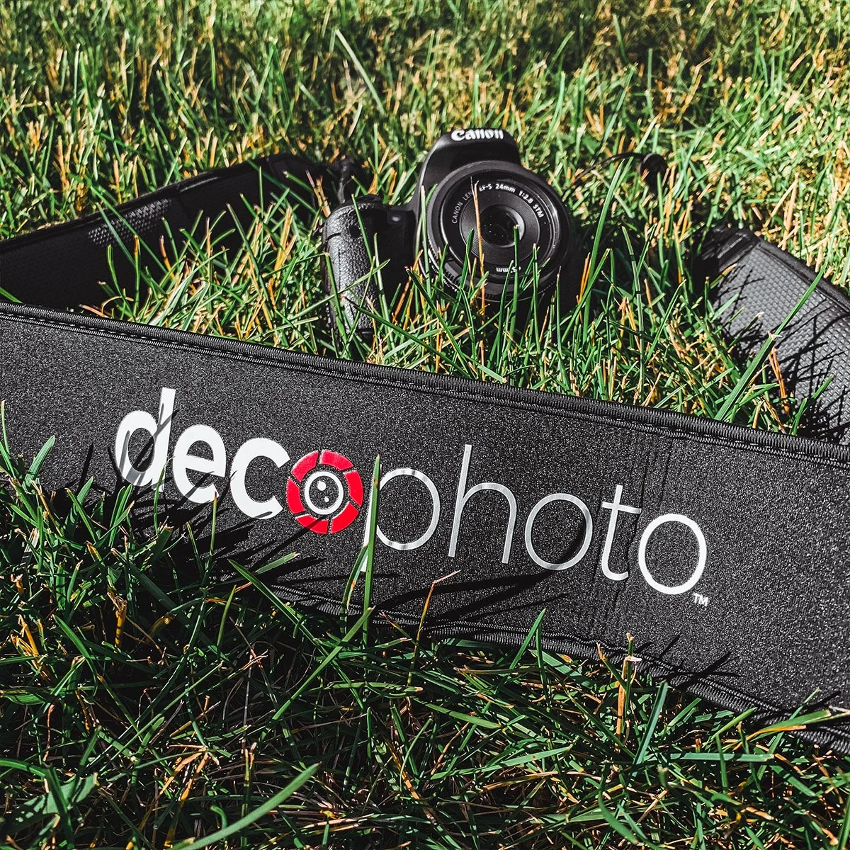 Deco Photo Mirrorless & DSLR Universal Power Strap w/ Built In Camera Charger + 32GB Card - Image 4