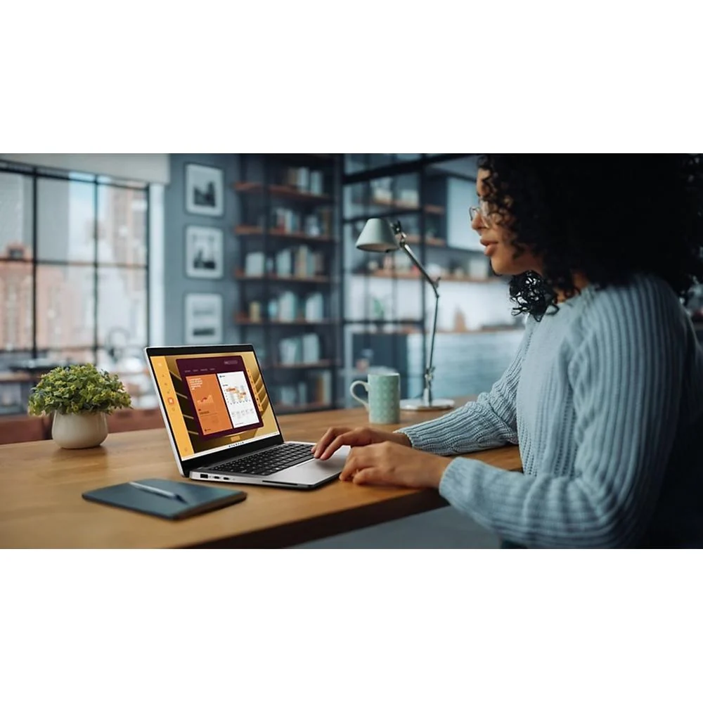 Dell 13.3" Latitude 5350 Touch 2-in-1 Intel Core Ultra 5 135U Laptop - WXGRT - Image 7