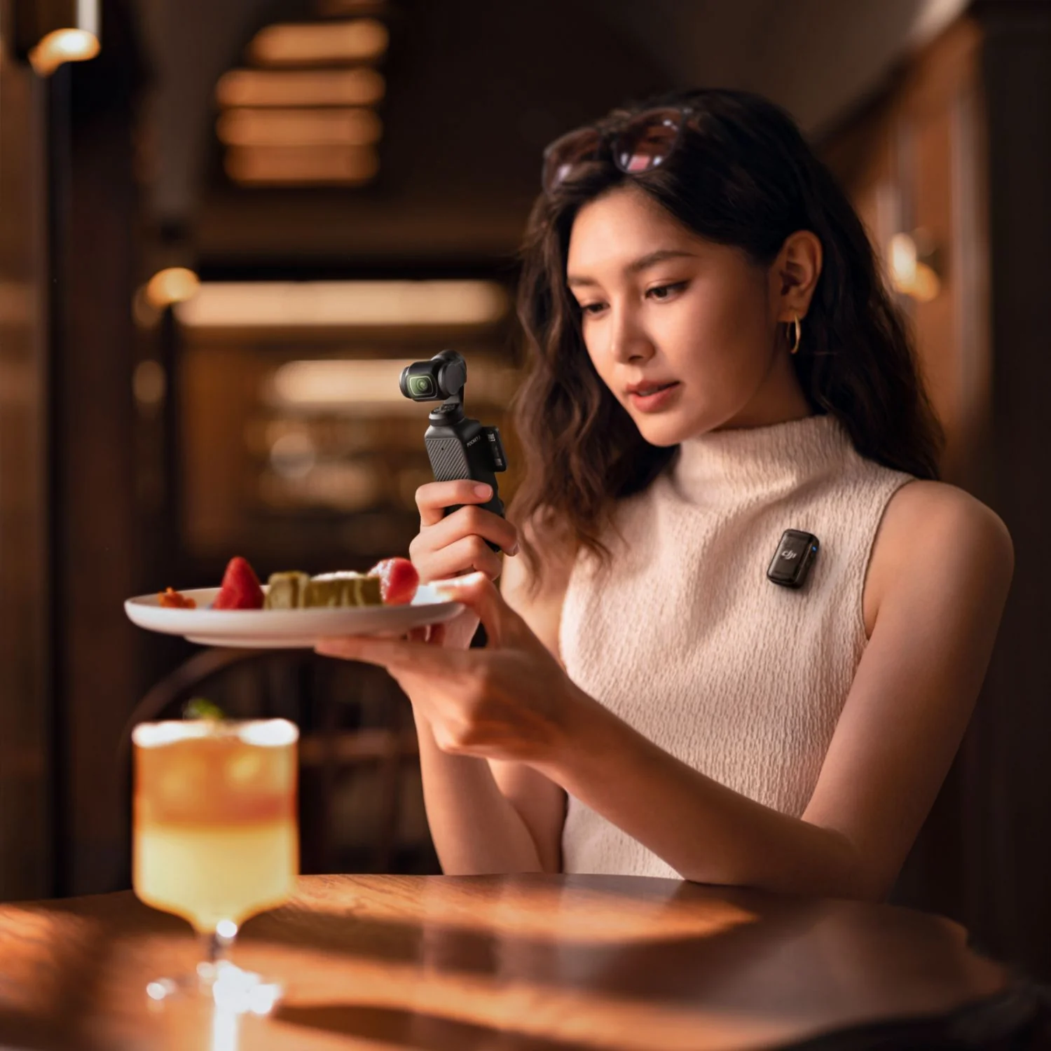 DJI Osmo Pocket 3 Creator Combo 4K 120fps Handheld 3-Axis Gimbal + 2x Mini Lapel Mic - Image 9