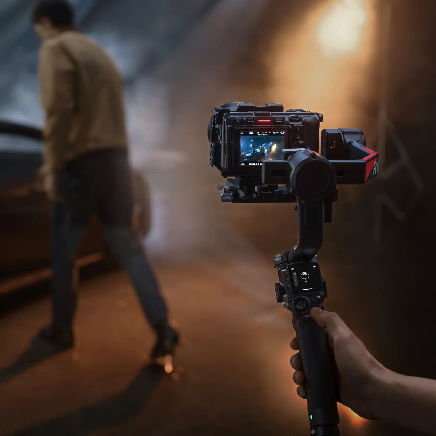 DJI RS 4 Pro Gimbal Bundle with 64GB Warranty and Backpack - Image 8