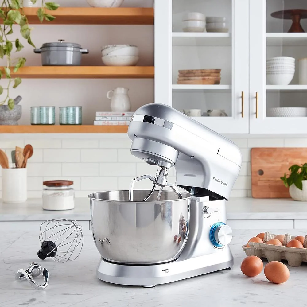Frigidaire 4.5 Liter Stand Mixer, 8 Speeds, Dough Hook, Metal Whisk Open Box - Image 9