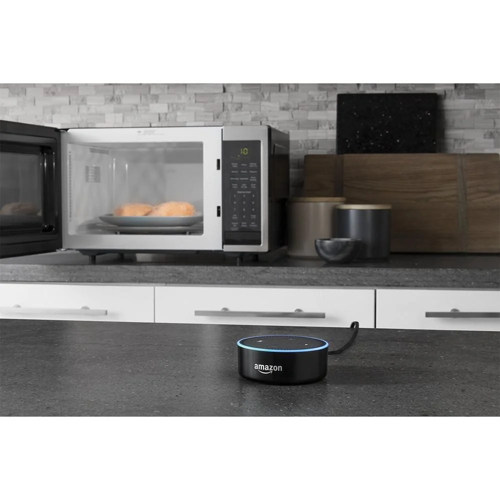 GE 0.9 Cu. Ft. Smart Countertop Microwave Oven w/ Oven Mitt + 2 YR Warranty Bundle - Image 9