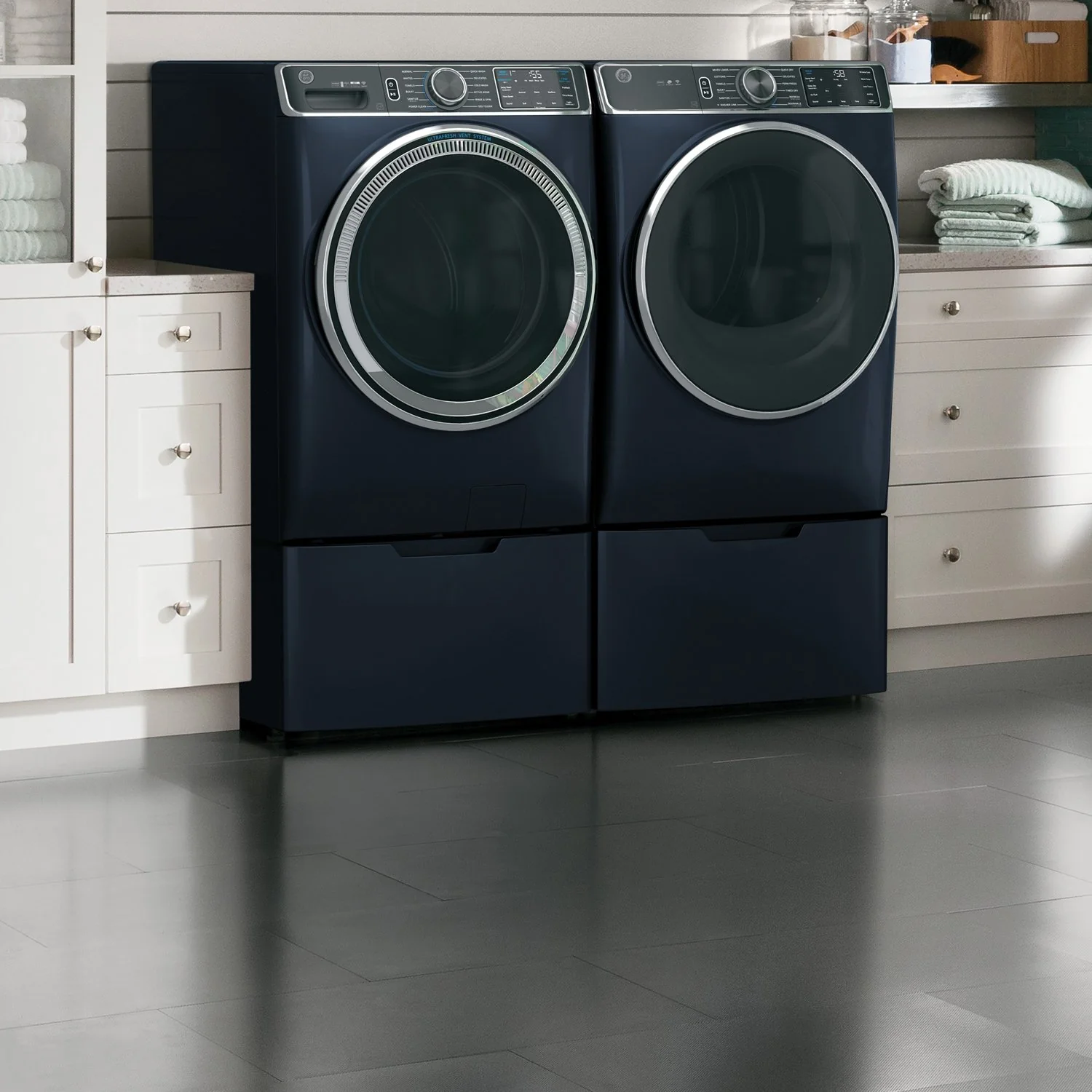 GE 5.0 CU. FT. Capacity Front Load Smart Steam Washer, Sapphire Blue - GFW850SPNRS - Image 6