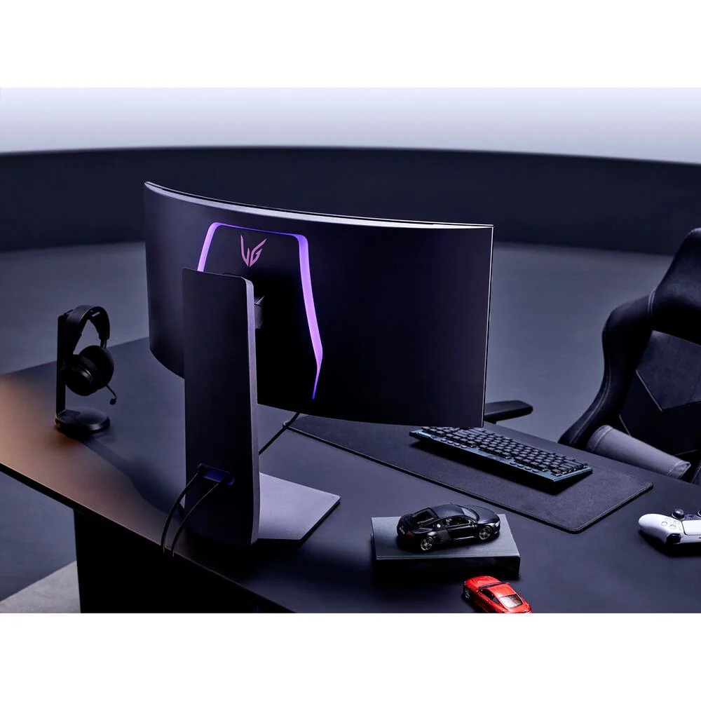 LG 34" UltraGear 1440p OLED Curved Gaming Monitor + 26 Months Protection Bundle - Image 13