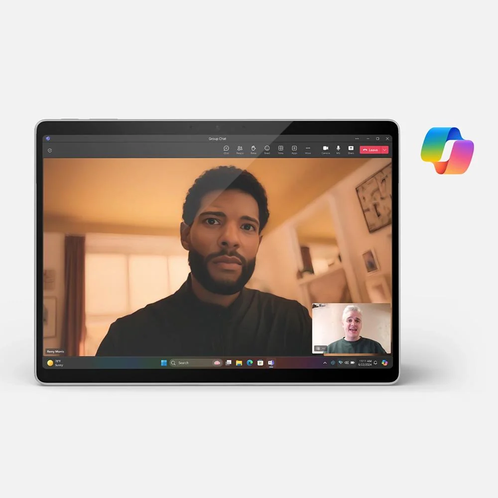 Microsoft Surface Pro Copilot+ PC 13", OLED (11th Edition), Platinum - Image 6
