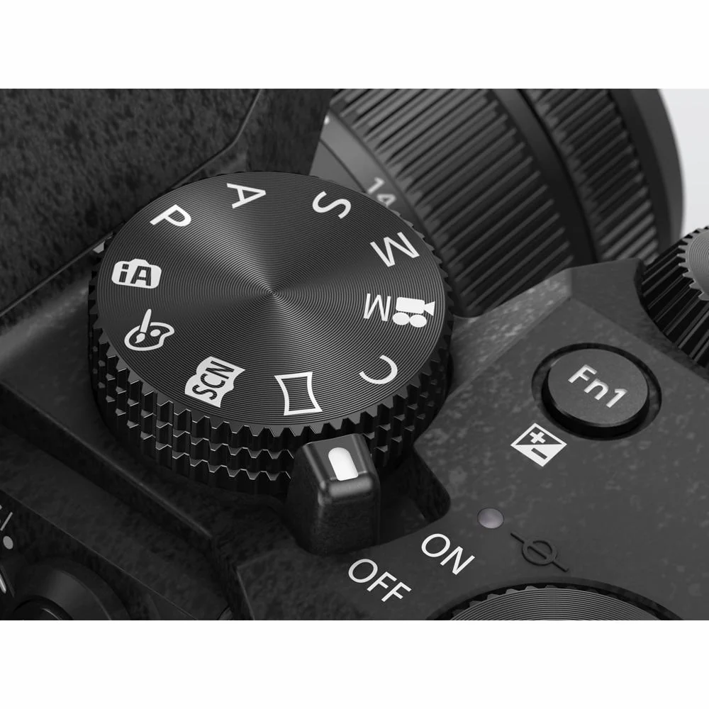 Panasonic LUMIX G7 4K Digital Mirrorless Camera 2 Lens 14-42mm + 45-150mm Bundle - Image 2