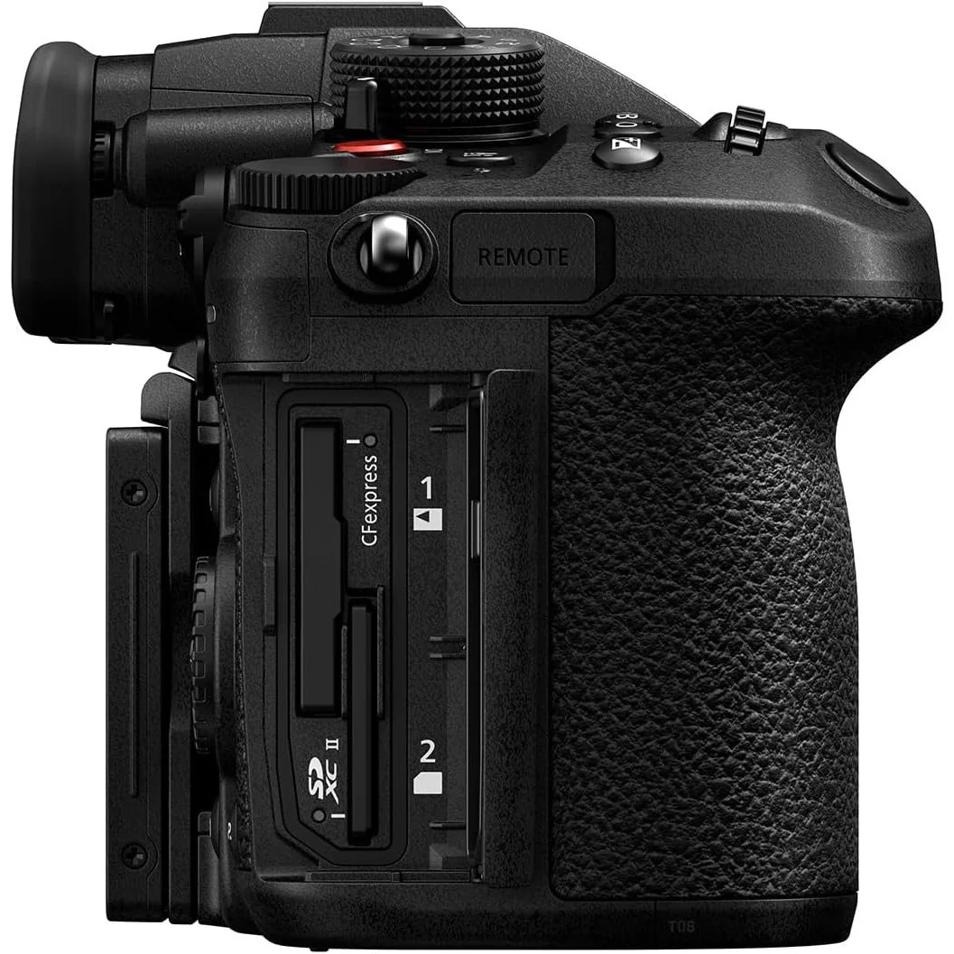 Panasonic LUMIX GH7 Mirrorless Camera w/ Leica 12-60mm F2.8-4.0 Lens Kit DC-GH7LK - Image 4