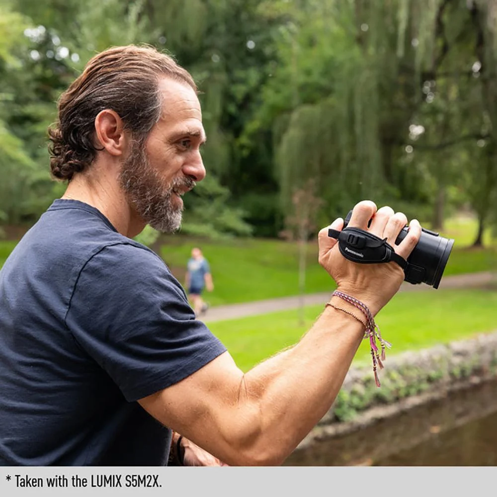 Panasonic UHD 4K 25.9MP 24X Optical Zoom Lightweight Camcorder (HC-VX3) - Image 10