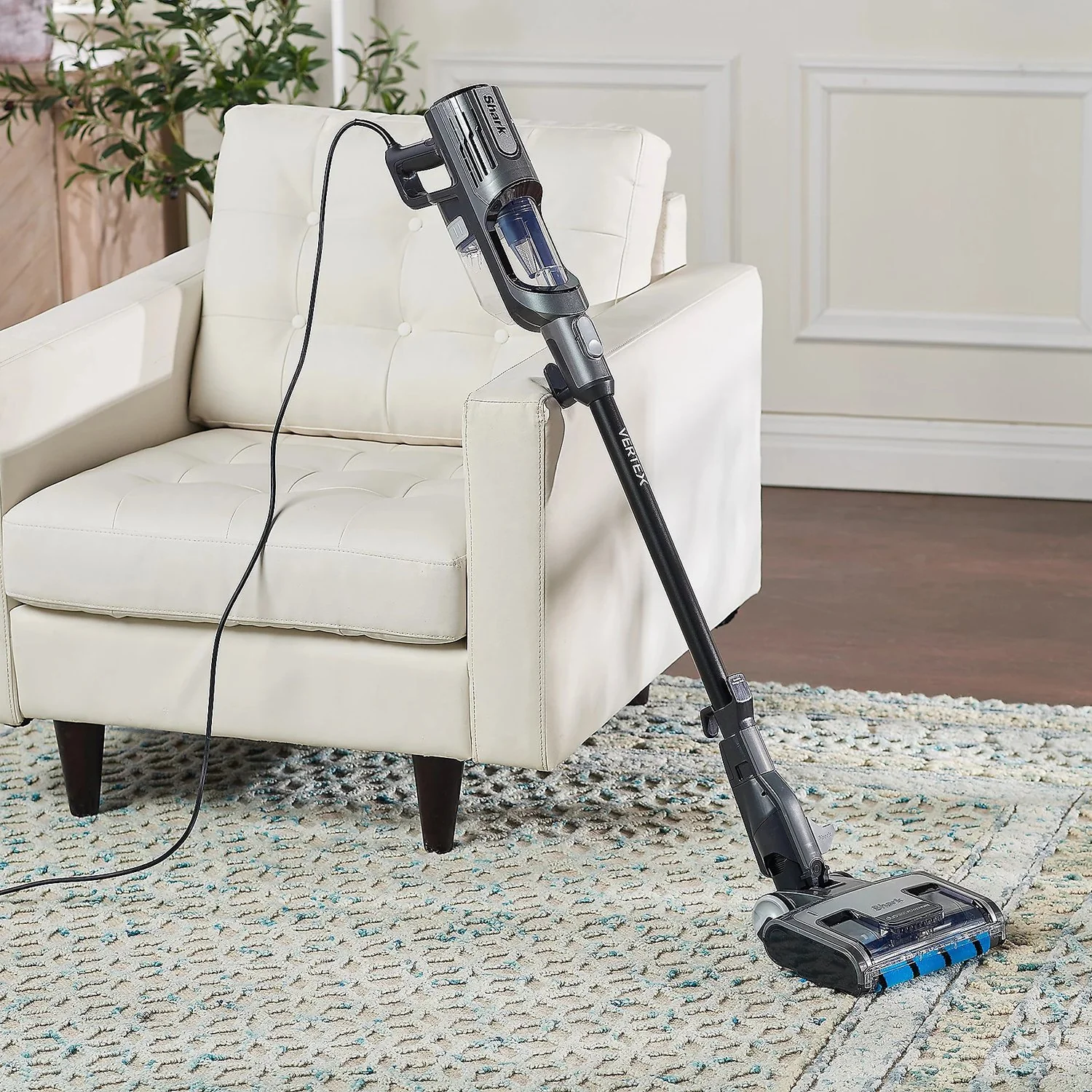 Shark HZ2002 Vertex UltraLight DuoClean PowerFins Stick Vacuum, Black - Refurbished - Image 6