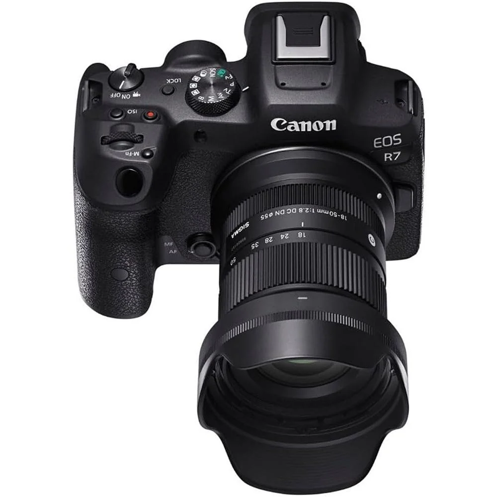Sigma 18-50mm F2.8 DC DN C lens Canon RF Mount with Lexar 64GB Memory Card - Image 7