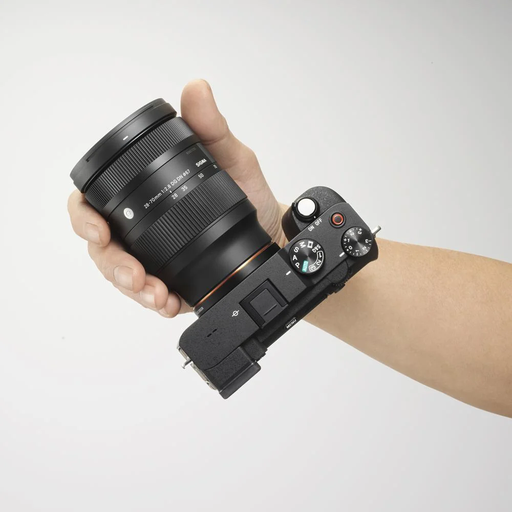 Sigma 28-70mm F2.8 DG DN Contemporary Zoom Lens for Sony E-Mount Open Box - Image 7