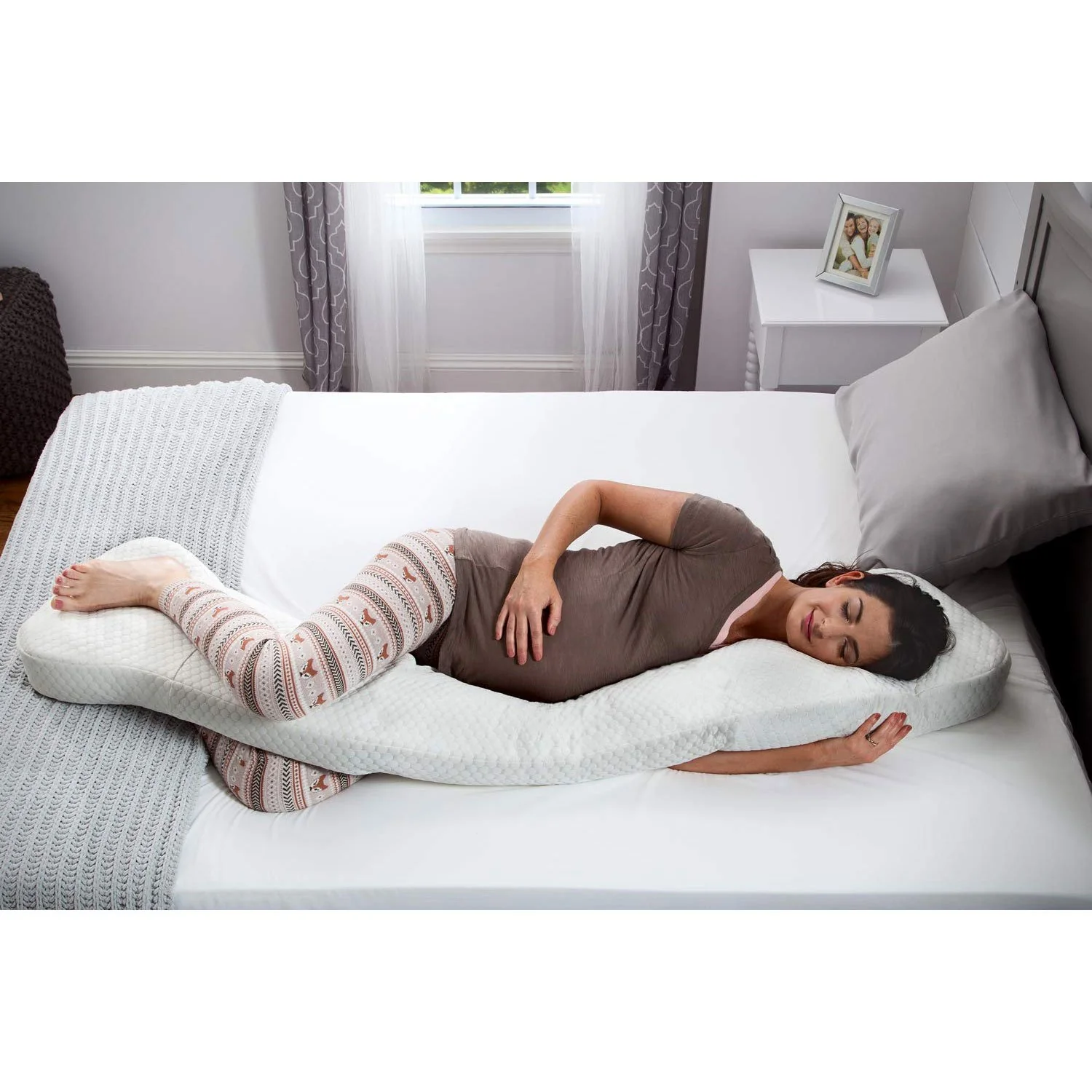 Simmons BeautySleep Body Positioner/Pillow for Expecting Moms with Thermo Cool Cover - Image 3