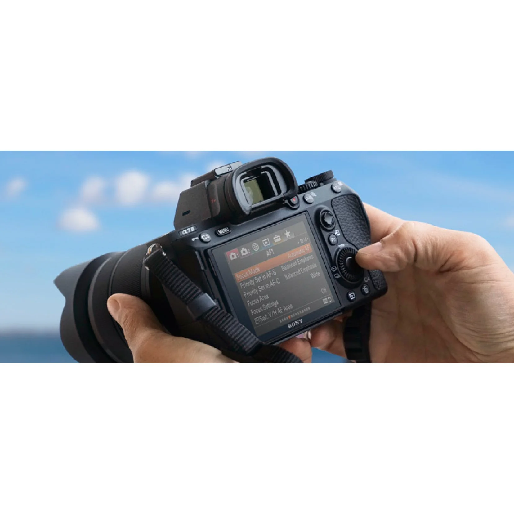 Sony a7 III Alpha Mirrorless 4K HDR Camera Body + Sigma 50mm F1.4 ART DG HSM Lens Kit - Image 17