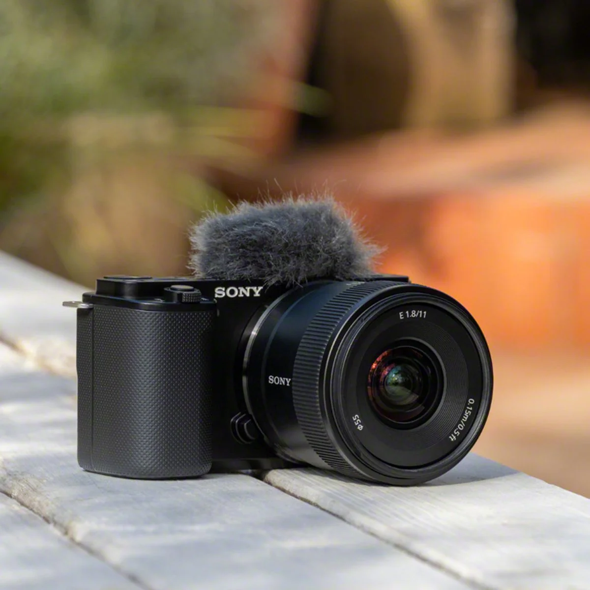 Sony E 11mm F1.8 APS-C Ultra-Wide-Angle Prime for APS-C Cameras (SEL11F18) - Image 14