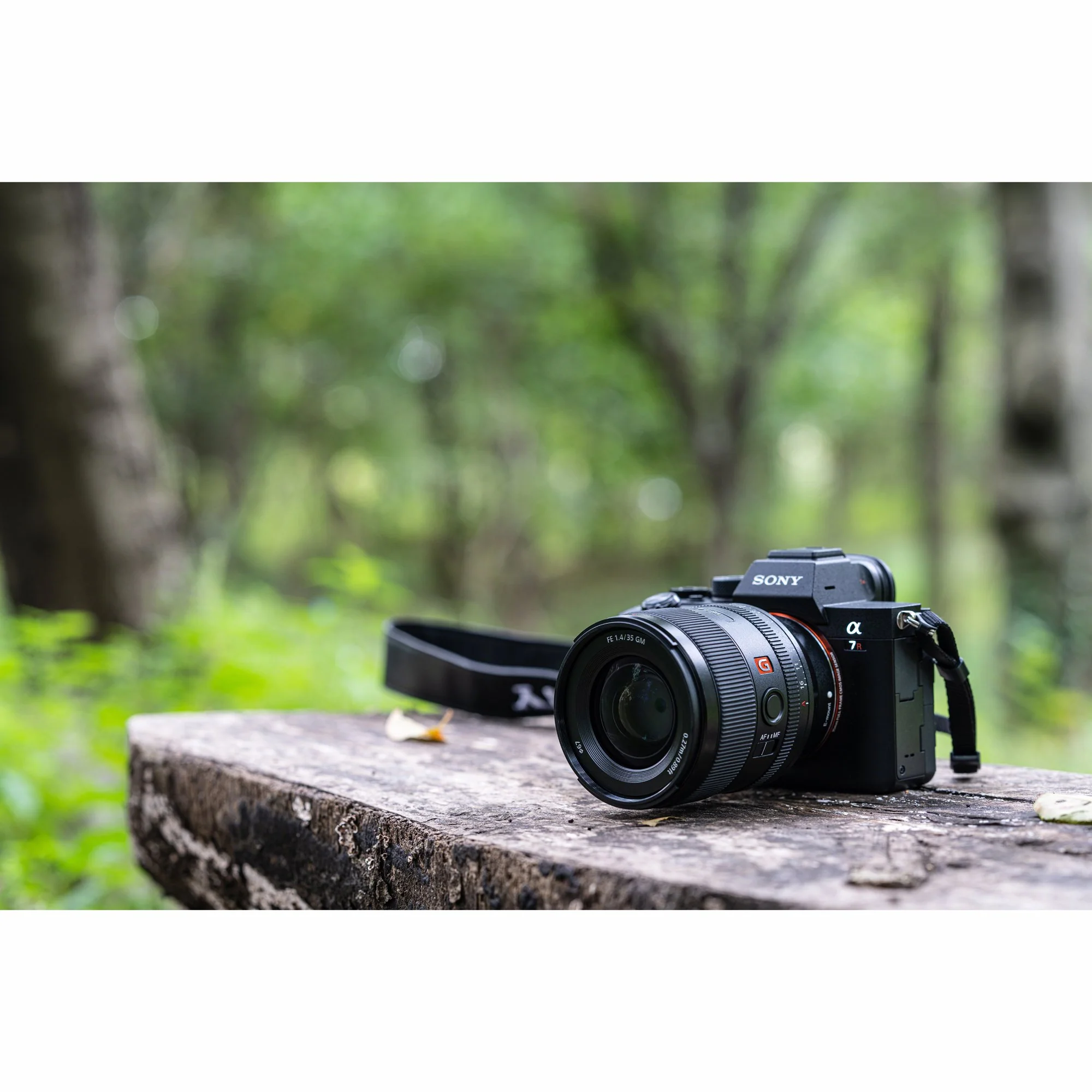 Sony FE 35mm F1.4 GM G Master Full Frame Wide Angle Lens for E-Mount Open Box - Image 10