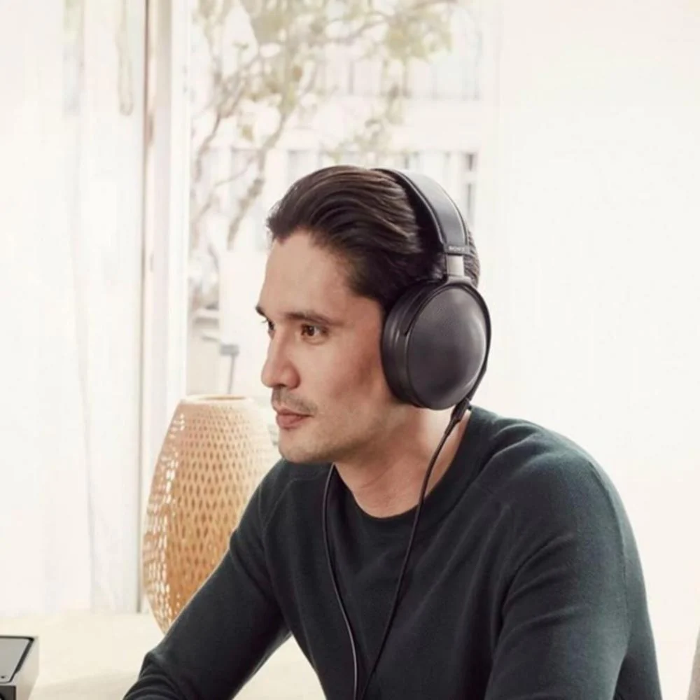 Sony MDR-Z1R Signature Closed Dynamic Hi-Res Headphones w/ Case; Black - Open Box - Image 10