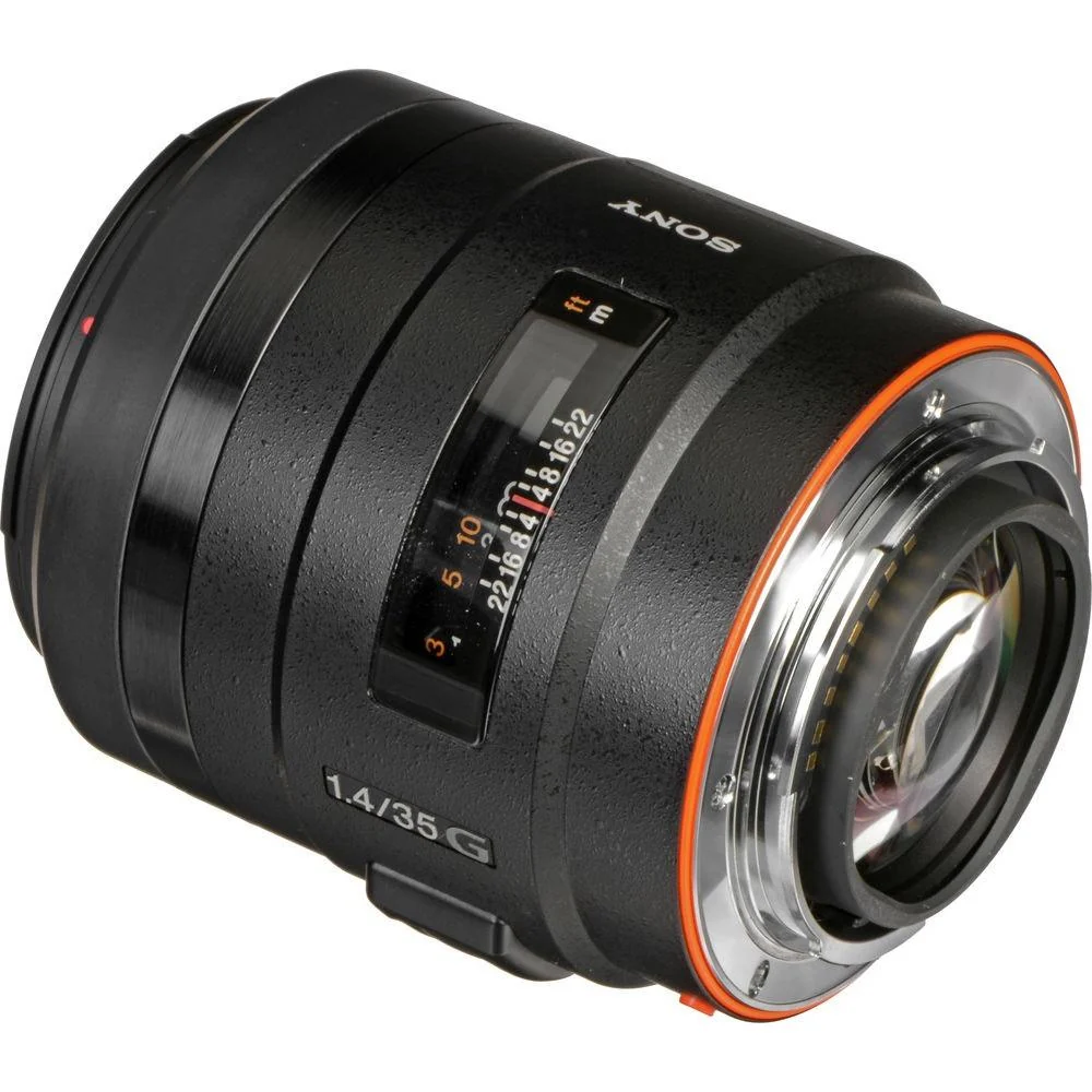 Sony SAL35F14G - G Series Wide Angle 35mm f/1.4 G Standard Autofocus - Open Box - Image 5