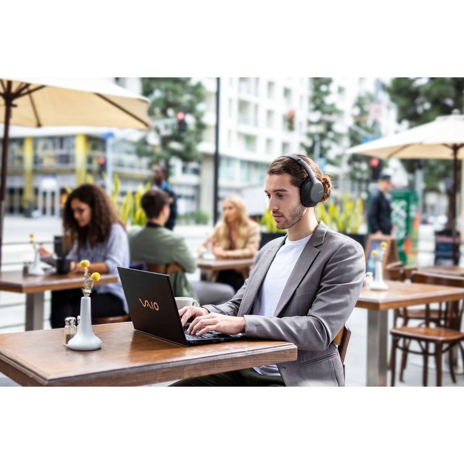 Sony WH-CH710N Bluetooth Wireless Noise-Canceling Headphones (Black) - Image 4