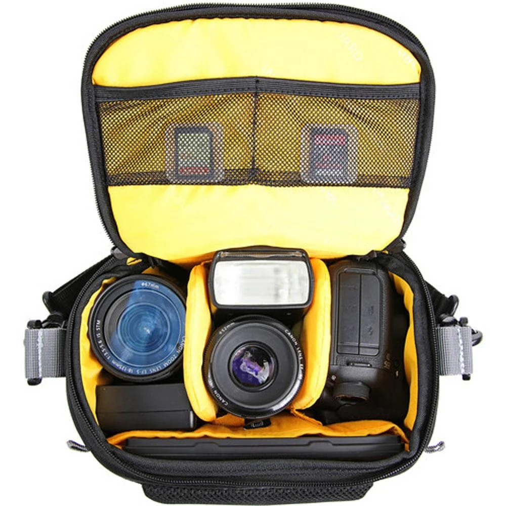 Vanguard Compact Shoulder Camera & Photography Bag + Deco Photo Cleaning Kit - Image 4