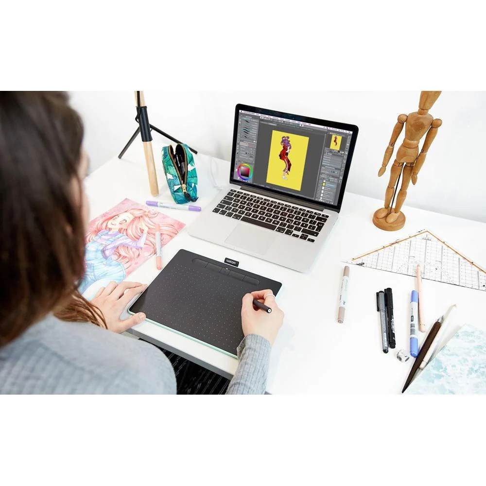 Wacom Intuos Creative Pen Tablet with Bluetooth - Medium; Green - Open Box - Image 3