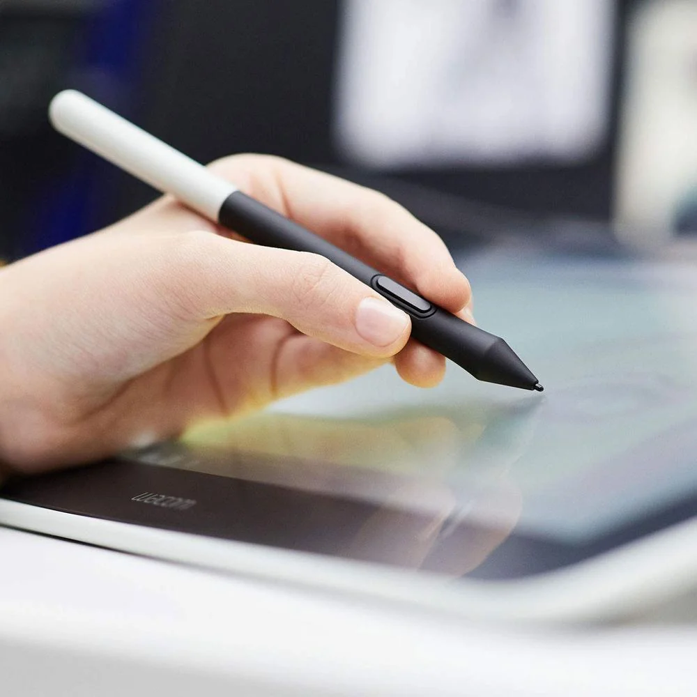 Wacom One Digital Drawing Tablet with Screen, 13.3" Graphics Display Open Box - Image 5