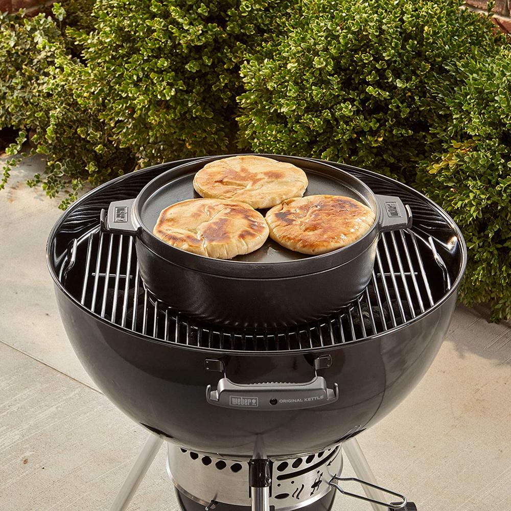 Weber 7.25 quarts Dutch Oven Duo Cast Iron Black with Deco BBQ Tool Set - Image 10