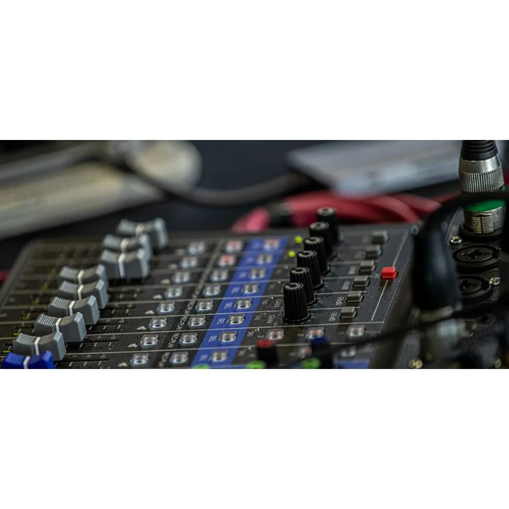 Zoom LiveTrak L-8 8-Channel Digital Mixer and Recorder w/ ZDM-1 Podcast Mic Bundle - Image 11